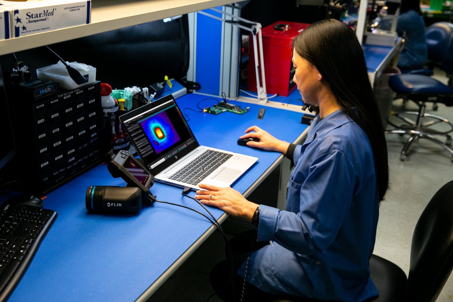 flir-research-studio-t865_research_ir_software_laptop_4